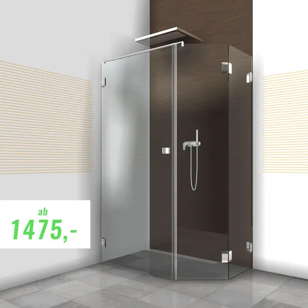 Moderne Eck-Glasdusche mit Klarglastüren, verchromten Armaturen und einer dunkelbraunen Akzentwand. Preisschild ab 1475,- in grüner Schrift auf der linken Seite des Bildes.